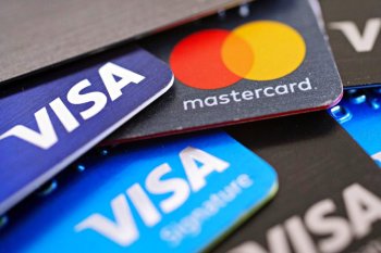 Life Pay дала возможность принимать оплату картами Visa и Mastercard, выпущенными за границей
