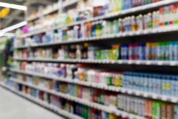 Частота покупок в магазинах повседневных товаров упала на 4,8%