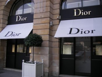 Christian Dior вновь регистрирует свои бренды в России