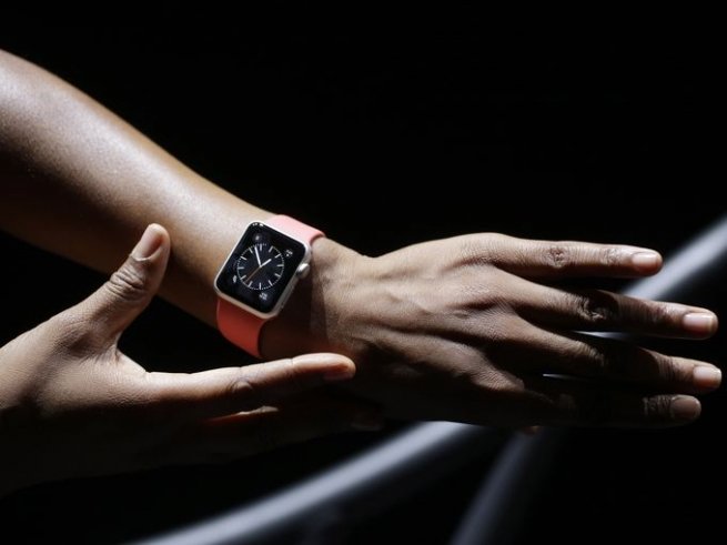 Россия не попала во вторую волну продаж Apple Watch