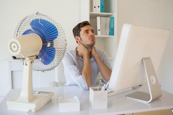 Роспотребнадзор рекомендовал сократить рабочий день из-за жары