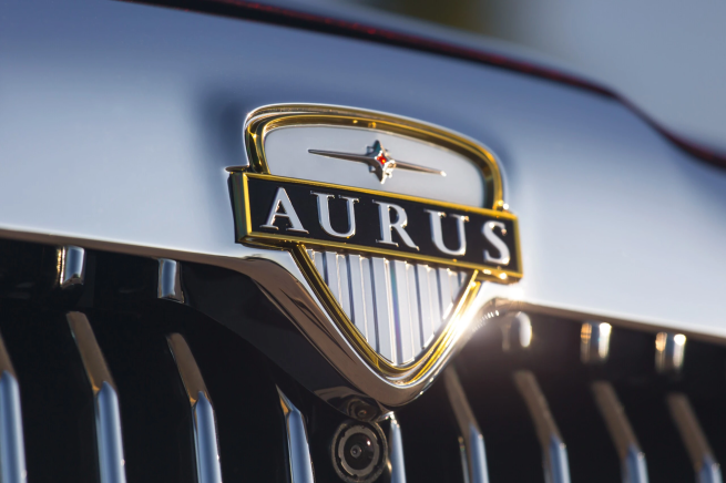 Автомобильный бренд Aurus планирует выпускать одежду и парфюм Автомобильный бренд Aurus планирует выпускать одежду и парфюм