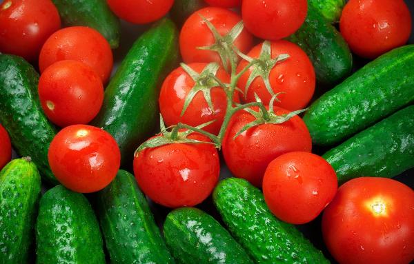 Летние цены на овощи в РФ могут продержаться до зимы