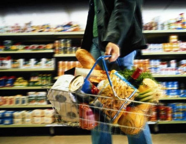 Крупнейшие ритейлеры заморозят цены на продукты