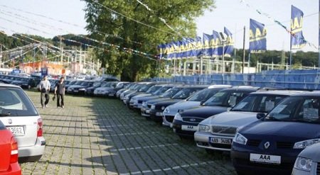 Крупнейший дилер б/у авто покидает российский рынок