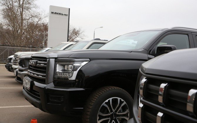 Продажи новых китайских легковых машин в 2025 году упали на 25%