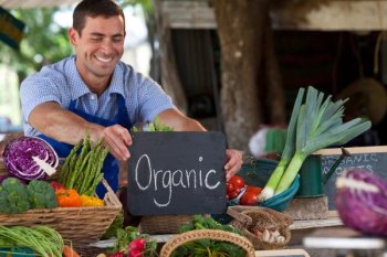 Самозанятых допустят на рынок органической продукции