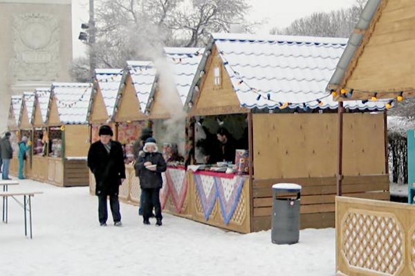 Более 100 торговых павильонов и небольших кафе откроют в парках и усадьбах Москвы