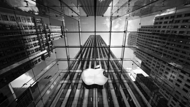 Apple может передавать данные своих клиентов по запросу властей