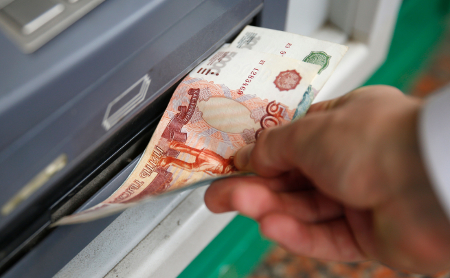 Средние чеки получения наличных в банкоматах ТЦ на 36% выше, чем внесения
