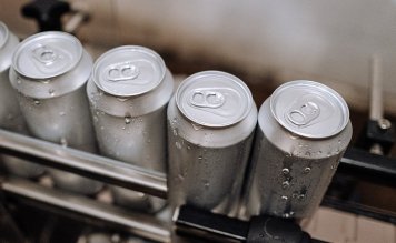 В Свердловской области введут запрет на продажу энергетиков у социальных объектов В Свердловской области введут запрет на продажу энергетиков у социальных объектов