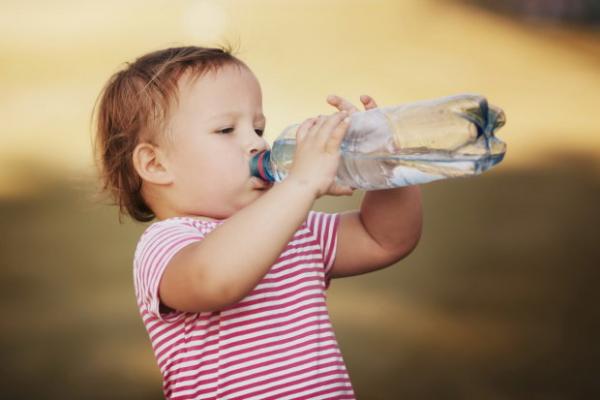 Роскачество назвало лучшие марки детской воды