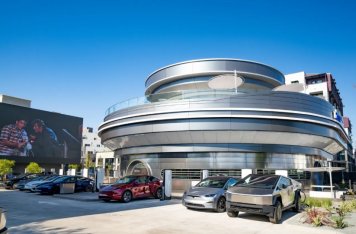 В Лос-Анджелесе открылась закусочная Илона Маска Tesla Diner