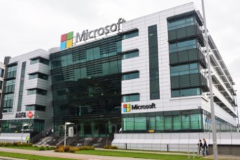 Microsoft сократит до 9 тыс. работников