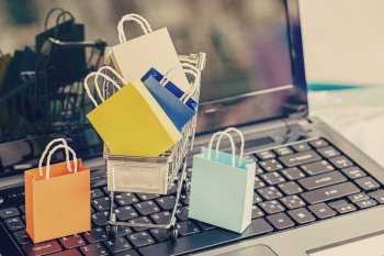 Оборот интернет-торговли в России вырос на 17%