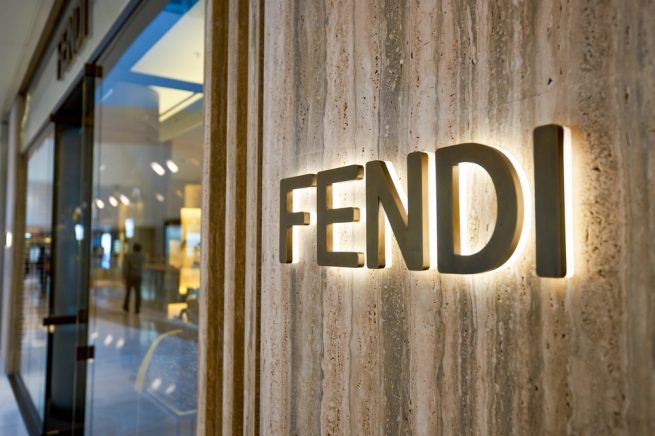 Fendi собирается открыть интернет-магазин в России