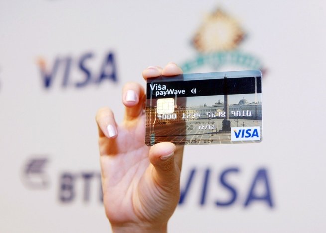 ВТБ 24 начал обслуживание бесконтактных карт