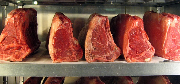Россельхознадзор запретил ввоз мяса с предприятий Бразилии и Парагвая