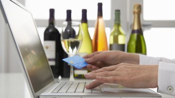 В России могут ввести продажу алкоголя онлайн по QR-кодам