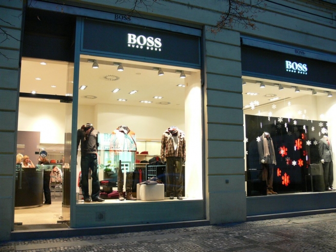 Немецкий люксовый бренд Hugo Boss поглотит франчайзинговые магазины в России