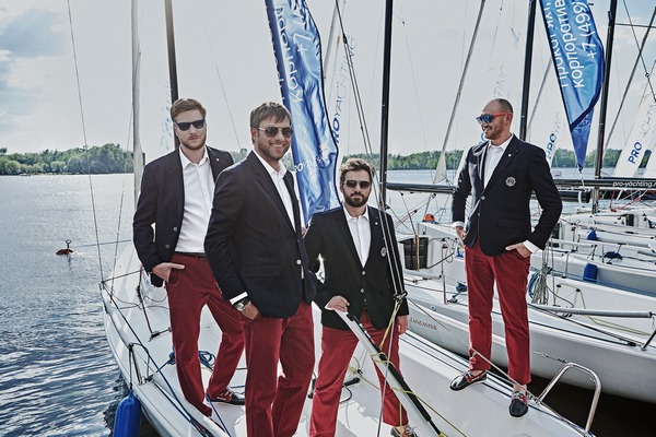 HENDERSON оденет парусный клуб Skolkovo Sailing Club 