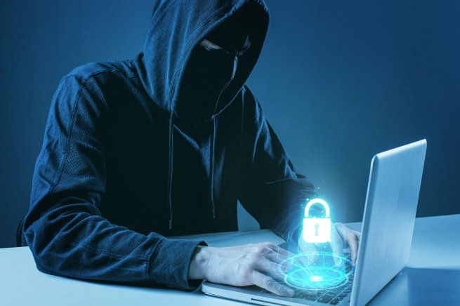 Операторов связи обяжут информировать силовиков о преступлениях в сети