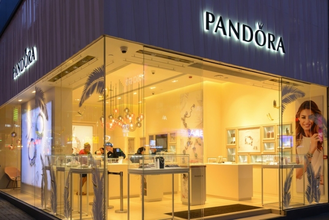 Очарование Pandora: как маленький датский ювелирный магазин превратился в крупный мировой бизнес