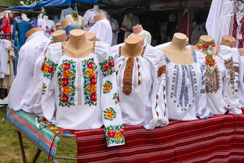 Спрос на украинские вышиванки растет
