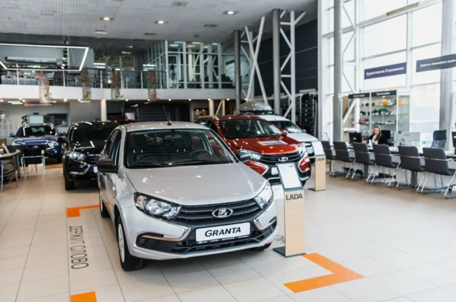 В России продажи новых легковых автомобилей в июле выросли в 2,7 раза
