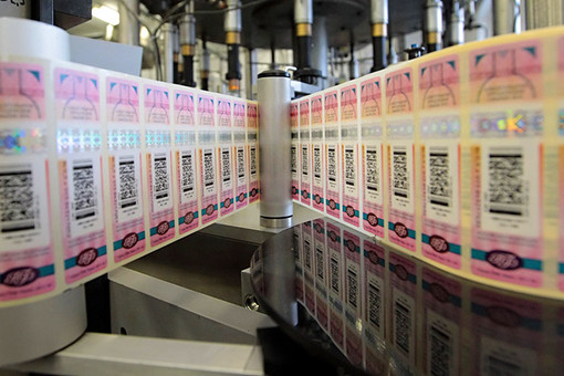 Правительство ввело новые акцизные марки для алкоголя