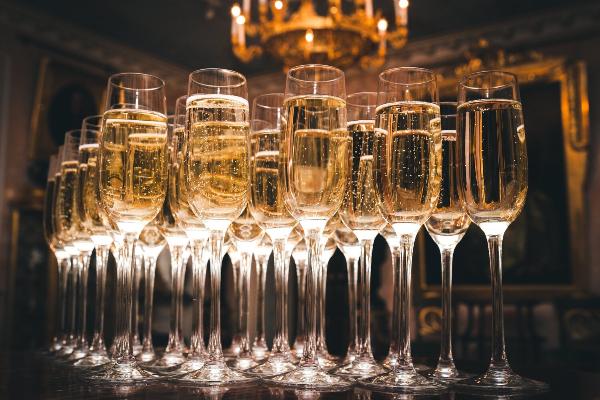 Роскачество: Импорт игристых вин и шампанского вырос на 50%
