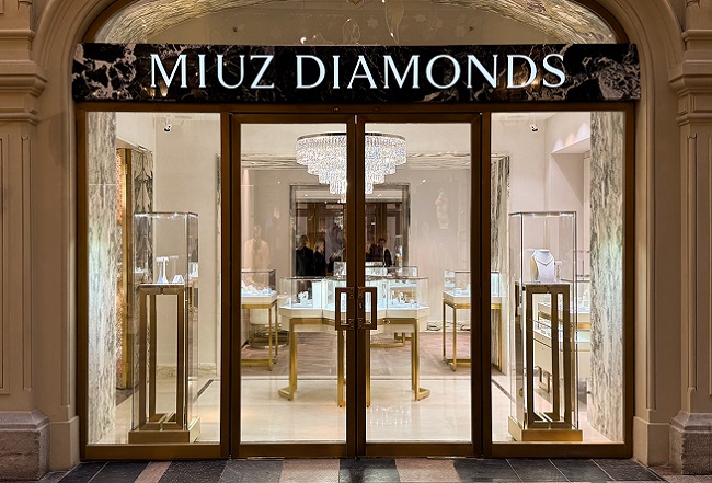 В ГУМе открылся флагманский магазин ювелирного бренда MIUZ Diamonds