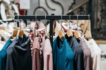 Эксперт: введение маркировки новых категорий одежды приведет к возможному увеличению сроков доставки