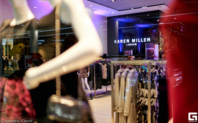 Karen Millen закрывает последние магазины в России Karen Millen закрывает последние магазины в России