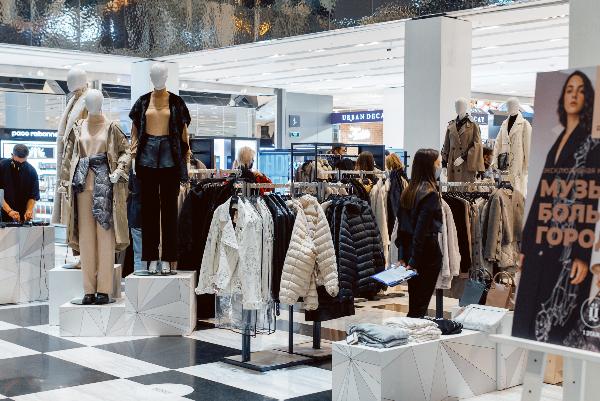 В универмаге «Цветной» заработал pop-up store «Снежная Королева» x RUBAN (фото) В универмаге «Цветной» заработал pop-up store «Снежная Королева» x RUBAN (фото)