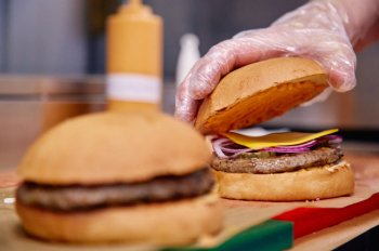 McDonald's изменит рецепт «Биг Мака»
