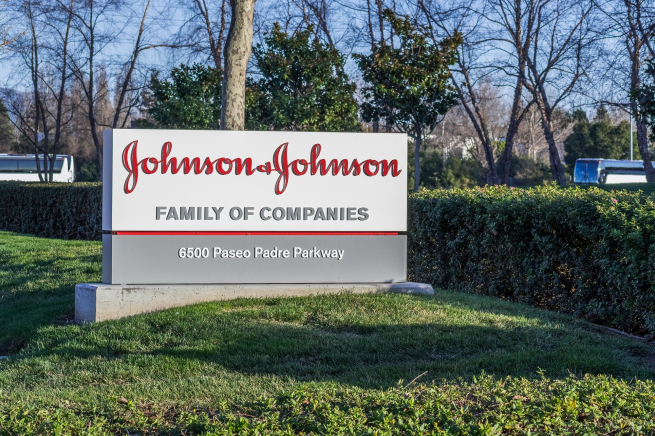 Американская Johnson & Johnson приостановит поставки в Россию