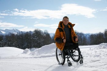 FiNN FLARE выпустил куртку в честь известного спортсмена-паралимпийца Алексея Быченка