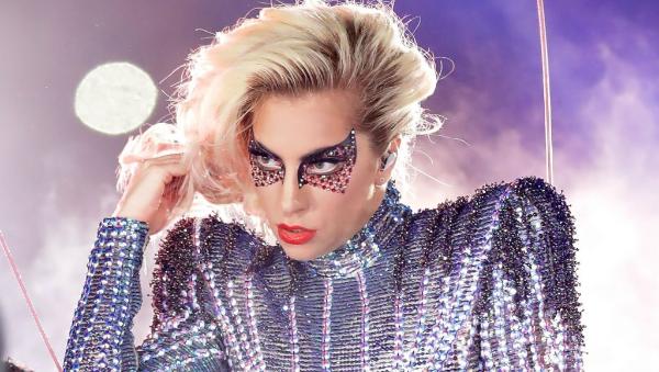 Леди Гага будет эксклюзивно продавать свою линейку косметики на Amazon