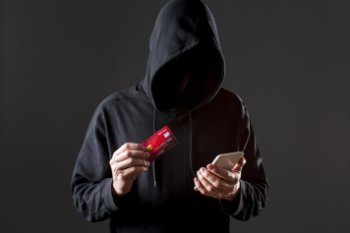 Центробанк фиксирует двукратных рост мошеннических операций