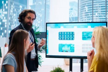 От тренингов к цифровым тренерам: как ИИ меняет процесс обучения менеджеров по продажам