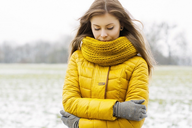 Объем, комфорт и классические оттенки: 7 модных теплых курток сезона