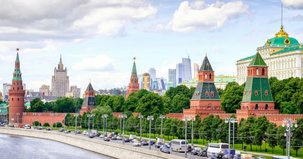 Оборот предприятий торговли и услуг Москвы за 5 месяцев года вырос на 46%