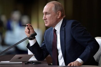 Путин дал правительству право запрещать транзит грузов из недружественных стран