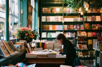 Книгоиздатели нарастили доходы на 6–7,6% за полугодие