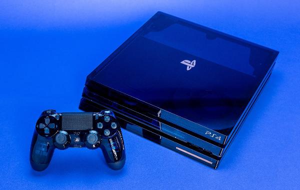 PlayStation 4 стала второй самой продаваемой консолью в истории