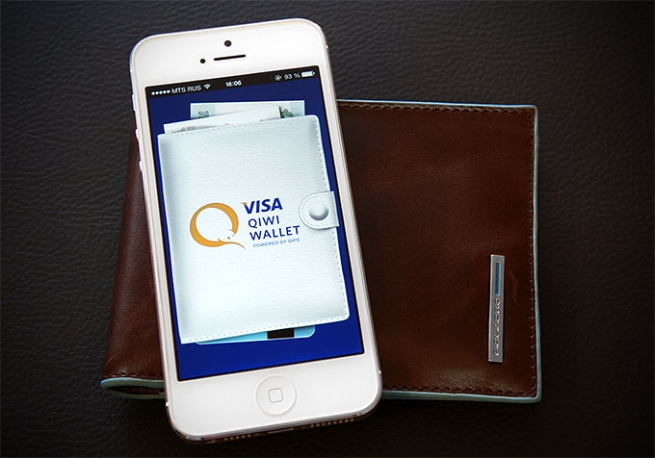 QIWI начинает выпуск именных бесконтактных карт Visa QIWI Plastic
