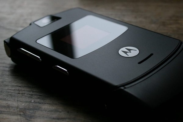 Lenovo планирует возобновить производство «раскладушки» Motorola