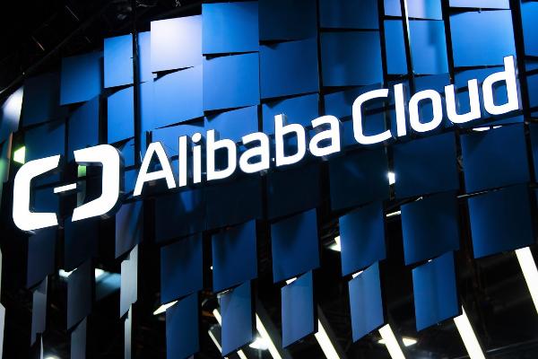 Облачное подразделение Alibaba вложит 1 млрд долларов в развитие бизнеса клиентов