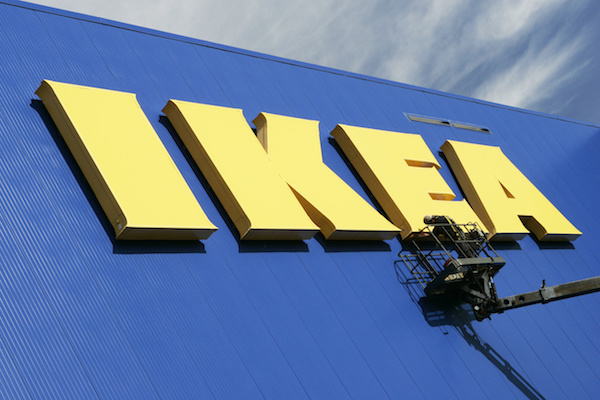 IKEA планирует запустить продажи мебели от конкурентов